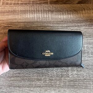 Coach monogram Black and Brown Women's Clutch - gold accent’s